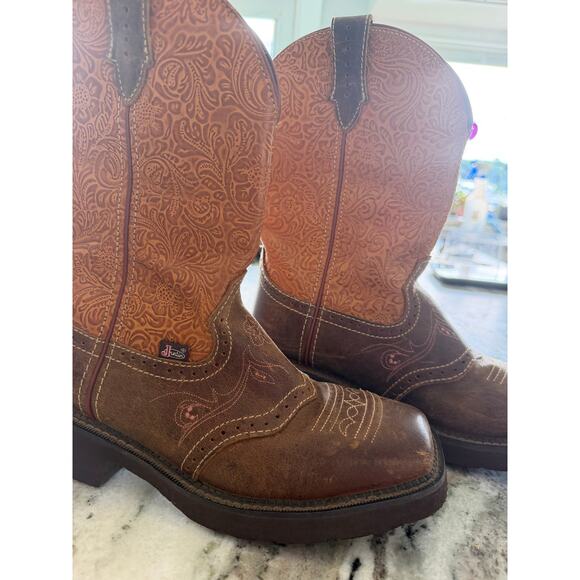 Justin Gy9530 Men’s Western Size 10B Brown Embossed Leather Pull On Cowboy Boots